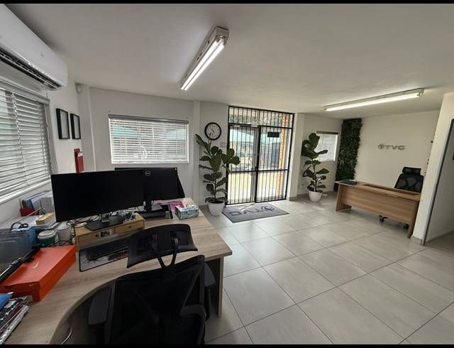 400M² WAREHOUSE TO LET IN SPARTAN